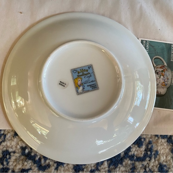 BRAND NEW IN BOX Paul Cardew Alice in Wonderland Two Cup and Saucer Set - Picture 3 of 5